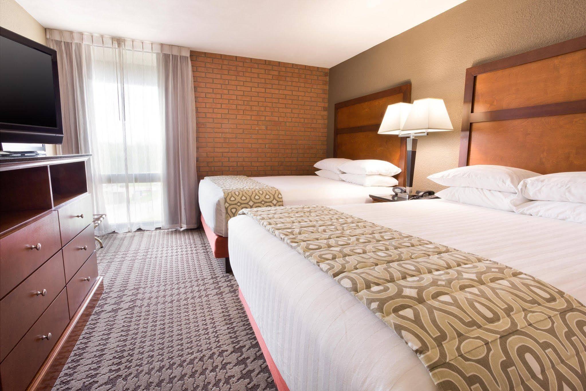 Drury Inn & Suites Jackson Mo 외부 사진